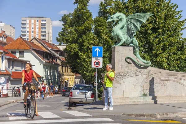Ljubljana Slovenië Augustus 2019 Pittoreske Draak Sculptuur Siert Zmajski Most — Stockfoto