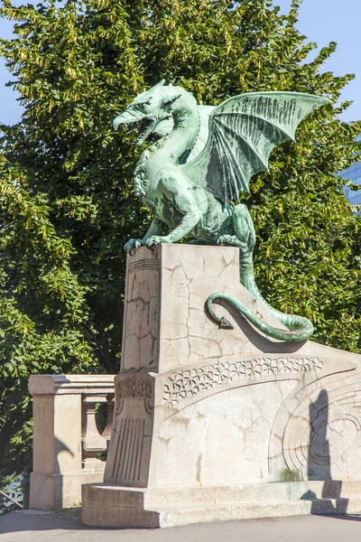 Liubliana Eslovenia Agosto 2019 Pintoresca Escultura Dragón Adorna Zmajski Más —  Fotos de Stock