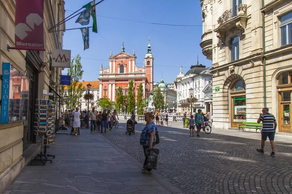 Ljubljana Słowenia Sierpnia 2019 Malowniczym Widokiem Miasto Piękna Ulica Historycznej — Zdjęcie stockowe