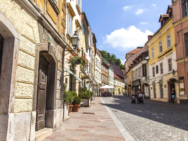 Ljubljana Słowenia Sierpnia 2019 Malowniczym Widokiem Miasto Piękna Ulica Historycznej — Zdjęcie stockowe