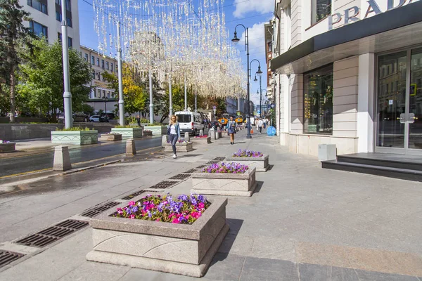 Moscú Rusia Agosto 2019 Bolshaya Dmitrovka Street Una Las Calles —  Fotos de Stock