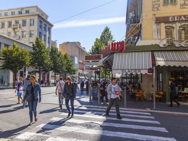 Güzel, Fransa, 8 Ekim 2019. Tarihi gelişim bölgesinde tipik kentsel türler