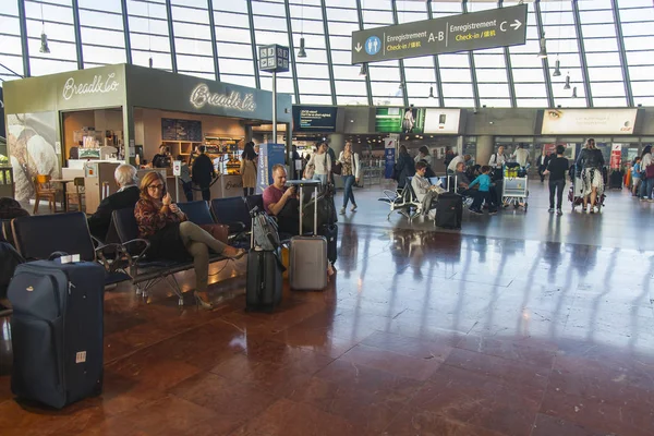 Nice França Outubro 2019 Passageiros Aguardam Check Para Voo Aeroporto — Fotografia de Stock