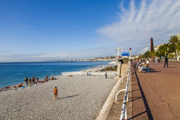 ニース フランス 2019年10月9日 有名なプロムナード アングライス堤防と海の街のビーチ — ストック写真