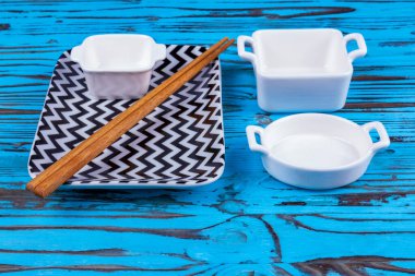 Japon mutfağı için tabaklar, düz yatak
