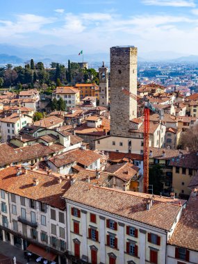 Bergamo, İtalya, 16 Şubat 2020. Yukarı Kentte Manzaralı Şehir Görünümü (Citta Alta).