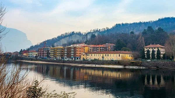 Lecco Italien Februari 2020 Den Pittoreska Vallen Vid Comosjön Molnigt — Stockfoto