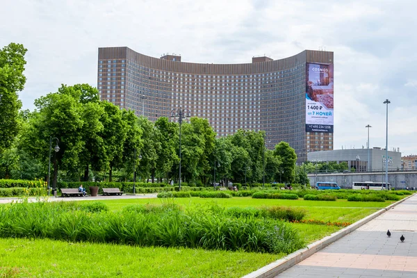 Moscú Rusia Junio 2020 Punto Referencia Arquitectónico Capital Hotel Cosmos — Foto de Stock