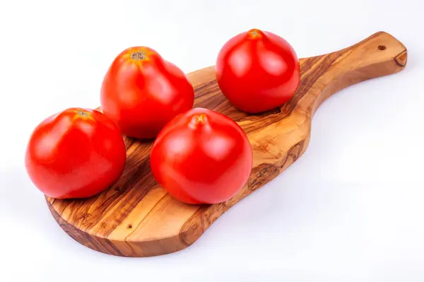 Tomates Frescos Colza Sobre Una Mesa — Foto de Stock