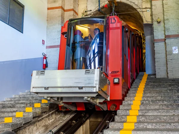 Como Itália Fevereiro 2020 Teleférico Parou Estação Perto Lago — Fotografia de Stock