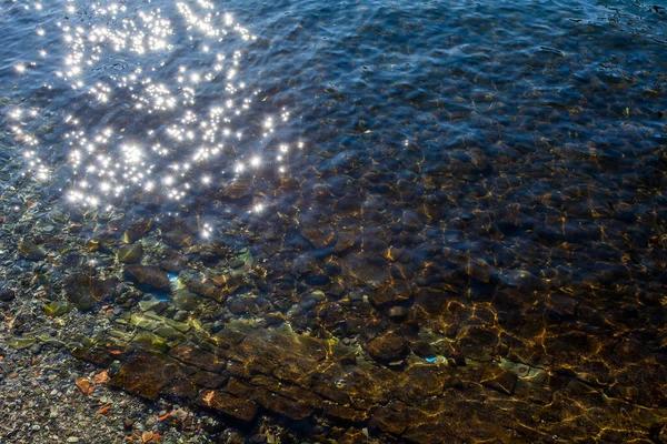 Superfície Água Com Erupção Solar — Fotografia de Stock