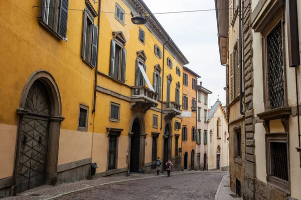 Bergamo Italië Februari 2020 Schilderachtige Handelsstraat Benedenstad Citta Bassa Mensen — Stockfoto