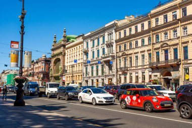 Saint Petersburg, Rusya, 13 Haziran 2020. Nevsky, şehrin ana caddesidir. Mimari topluluk.. 