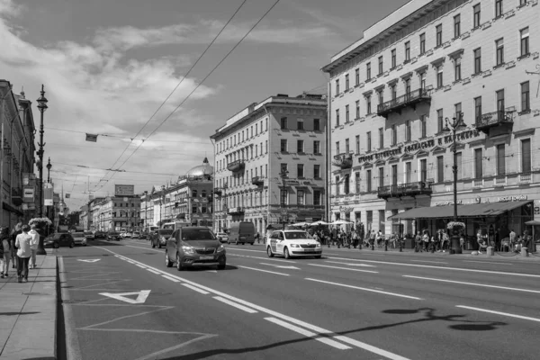 ロシアのサンクトペテルブルク2020年6月13日 ネフスキーの見通しは市のメインストリートである 建築アンサンブル — ストック写真
