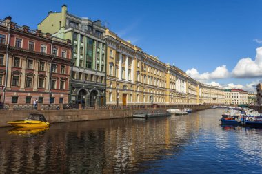St. Petersburg, Rusya, 13 Haziran 2020. Moika Nehri 'nin manzarası ve manzaralı setleri.