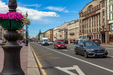 Saint Petersburg, Rusya, 13 Haziran 2020. Nevsky, şehrin ana caddesidir. Mimari topluluk.. 