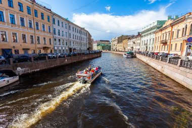St. Petersburg, Rusya, 13 Haziran 2020. Moika Nehri 'nin manzarası ve manzaralı setleri.