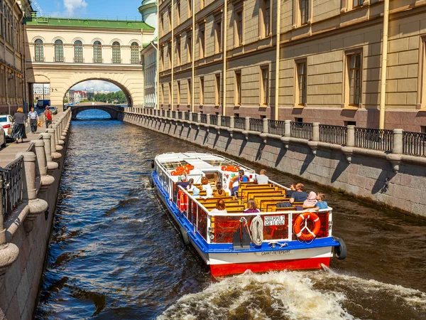 Petersburg Rosja Lipca 2020 Widok Kanał Zimnyaya Kanavka Łączący Rzeki — Zdjęcie stockowe