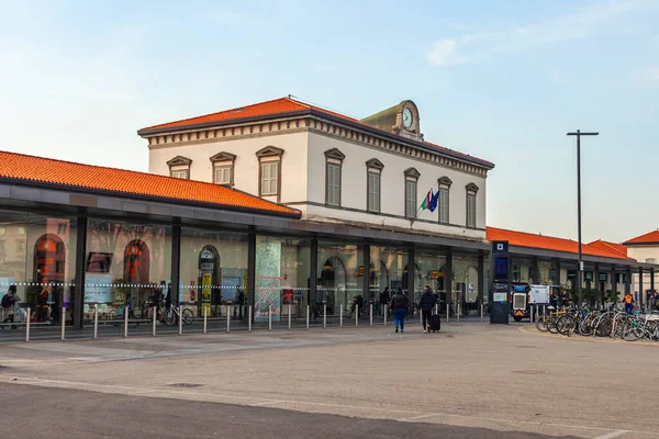 Bergamo Talya Şubat 2020 Tren Istasyonu Binası Istasyon Meydanı — Stok fotoğraf