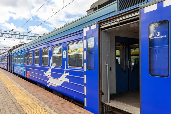 Pushkino Rusko Srpna2020 Moderní Vysokorychlostní Regionální Vlak Poblíž Nástupiště Stanice — Stock fotografie