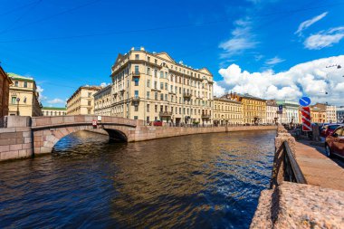 St. Petersburg, Rusya, 13 Haziran 2020. Moika Nehri 'nin manzarası ve manzaralı setleri.