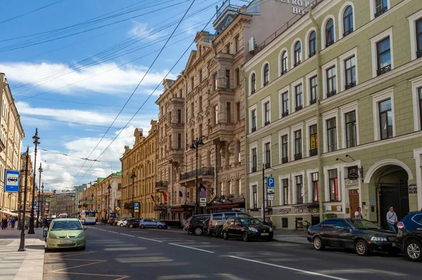 Αγία Πετρούπολη Ρωσία Ιουλίου 2020 Τυπικές Αρχιτεκτονικές Λεπτομέρειες Της Πρόσοψης — Φωτογραφία Αρχείου