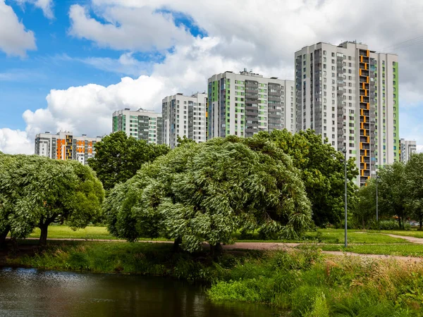 São Petersburgo Rússia Junho 2020 Edifícios Residenciais Modernos Vários Andares — Fotografia de Stock