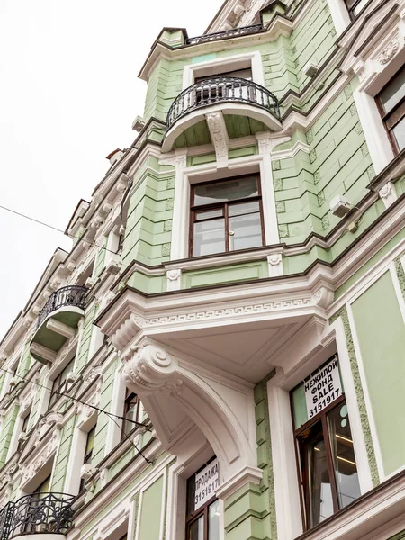 Szentpétervár Oroszország 2020 Július Jellemző Építészeti Részletek Egy Épület Homlokzatáról — Stock Fotó