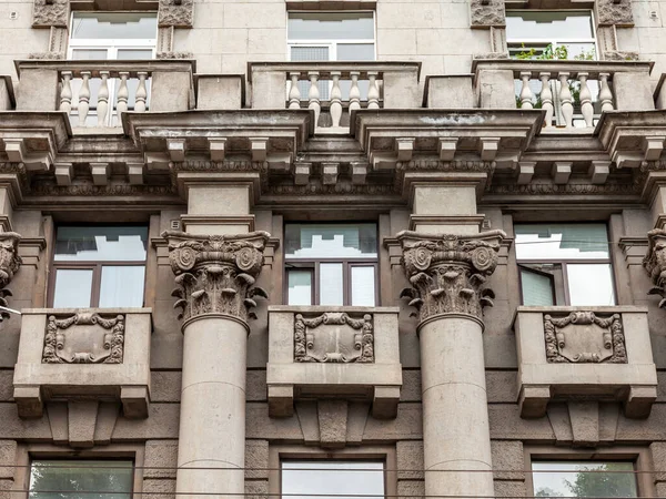 Sankt Petersburg Ryssland Juli 2020 Typiska Arkitektoniska Detaljer Fasaden Byggnad — Stockfoto