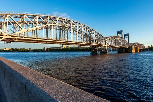 San Petersburgo Rusia Junio 2020 Noches Blancas Vista Del Río —  Fotos de Stock