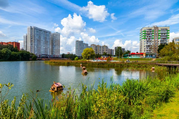 Pushkino Russie Août 2020 Nouveaux Bâtiments Résidentiels Plusieurs Étages Sur — Photo