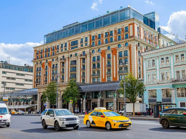 モスクワ ロシア 2020年8月11日 トヴェルスカヤは 首都の主要な通りの一つです 歴史的ホテル ナショナルビル — ストック写真
