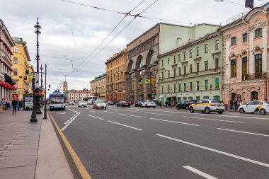 Saint Petersburg, Rusya, 13 Haziran 2020. Nevsky, şehrin ana caddesidir. Mimari topluluk.. 
