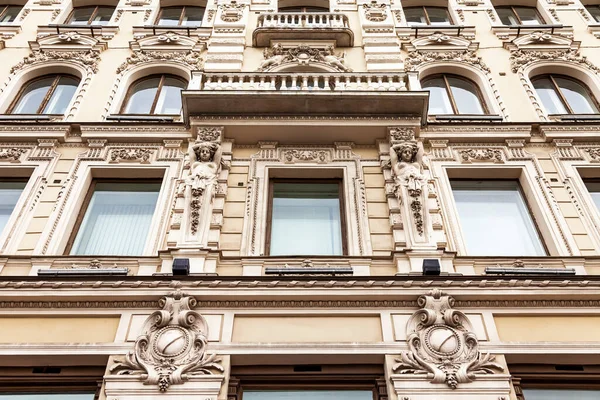 Sankt Petersburg Ryssland Juli 2020 Typiska Arkitektoniska Detaljer Fasaden Byggnad — Stockfoto
