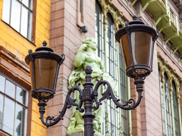 Petersburg Russland Juli 2020 Vakker Gatelampe Nær Bygning Nevsky Prospektet – stockfoto