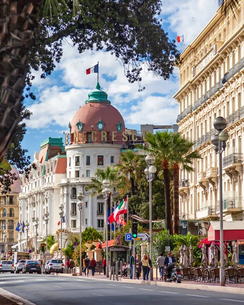 Güzel, Fransa, 10 Ekim 2019. Şehir manzarası. Promenade des Anglais rıhtım mimari topluluğu. Negresco 'daki tarihi otel.