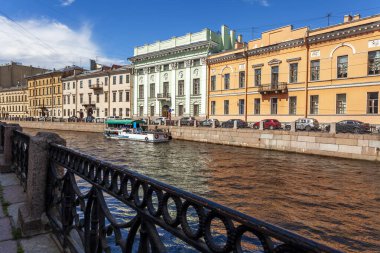 St. Petersburg, Rusya, 13 Haziran 2020. Moika Nehri 'nin manzarası ve manzaralı setleri.