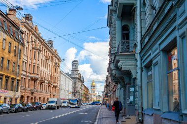 St. Petersburg, Rusya, 13 Temmuz 2020. Tarihi binalar için tipik bir mimari yapı..