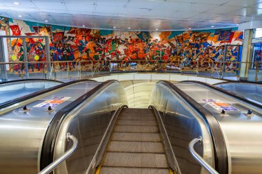 Saint Petersburg Rusya, 13 Temmuz 2020. Amiralteyskaya istasyonunun içi. Bu istasyon dünyanın en derin istasyonlarından biridir..