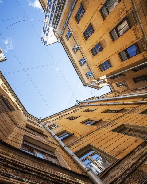 Sankt Petersburg Ryssland Juni 2020 Typiskt För Innergården Rubinstein Street — Stockfoto
