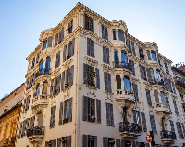 法国尼斯 2019年10月10日 普罗旺斯地区典型的建筑 大楼立面的碎片 — 图库照片