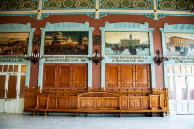 St. Petersburg, Rusya, 13 Haziran 2020. Vitebsk tren istasyonu, şehirdeki en eski tren istasyonu. Bekleme salonunun iç dekorasyonu