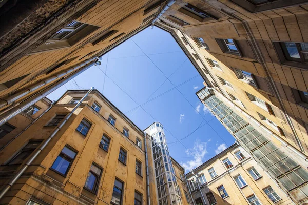 Petersburg Russia June 2020 Typical City Courtyard Well Rubinstein Street — Stock Photo, Image