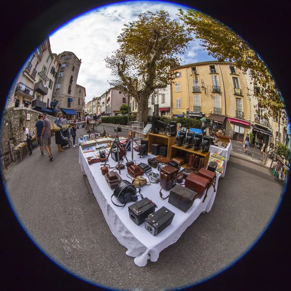 Antibes Fransa Ekim 2019 Geleneksel Bit Pazarının Tezgahında Çeşitli Antika — Stok fotoğraf