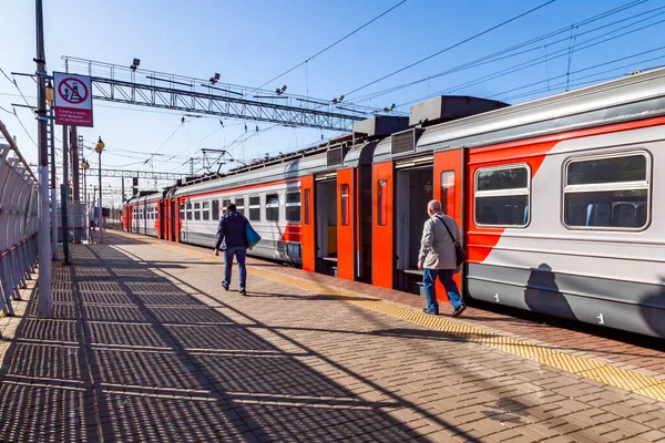 Pushkino Rusko Září 2020 Moderní Vysokorychlostní Regionální Vlak Poblíž Nástupiště — Stock fotografie