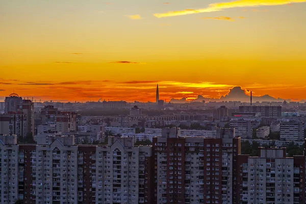 Petrohrad Rusko Června2020 Vícepodlažní Moderní Obytné Budovy Době Bílých Nocí — Stock fotografie