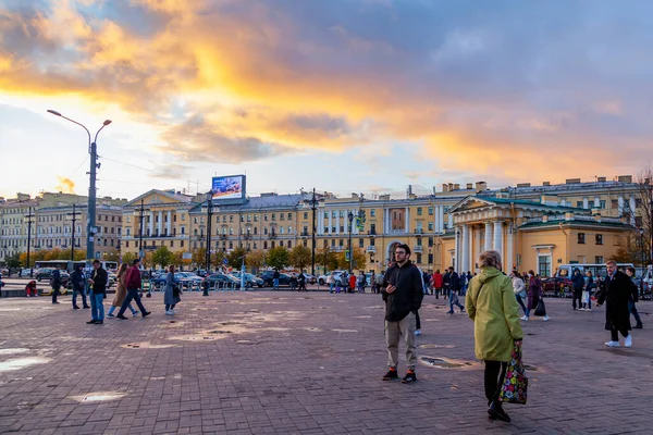2020年10月13日 俄罗斯圣彼得堡 森纳亚广场的建筑组合 典型的城市历史建筑区域 — 图库照片