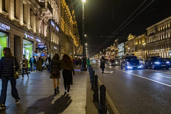 Sankt Petersburg Ryssland Oktober 2020 Nevsky Prospekt Huvudgatan Staden Kvällen — Stockfoto