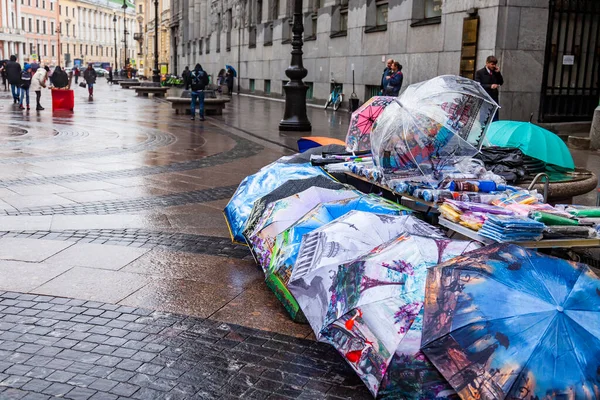 San Petersburgo Rusia Octubre 2020 Los Paraguas Venden Tienda Calle — Foto de Stock