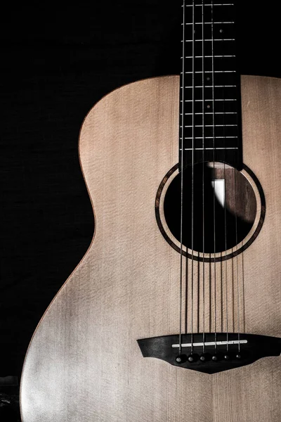 Akustik gitar kapatmak 
